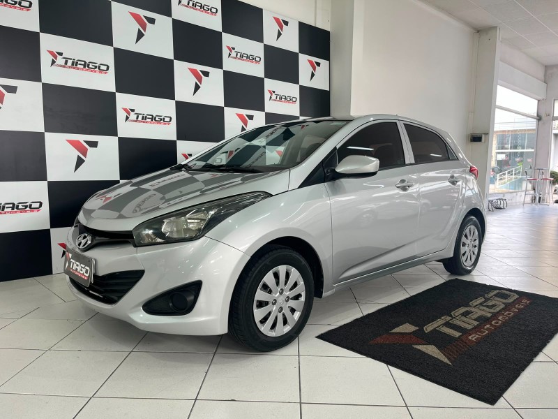 HYUNDAI HB20 1.6 CONFORT 2013/2013 TIAGO AUTOMÓVEIS VENÂNCIO AIRES / Carros no Vale