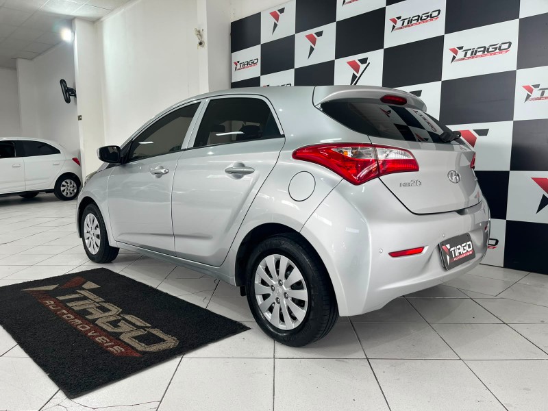 HYUNDAI HB20 1.6 CONFORT 2013/2013 TIAGO AUTOMÓVEIS VENÂNCIO AIRES / Carros no Vale