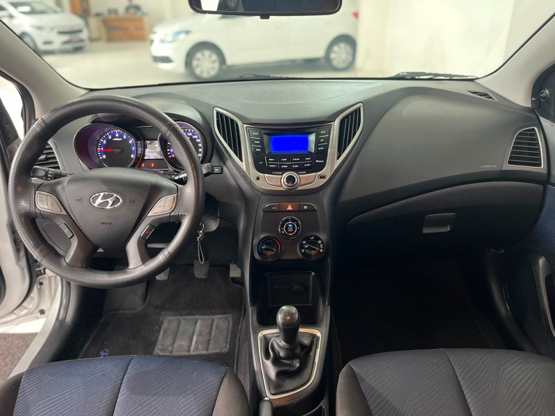HYUNDAI HB20 1.6 CONFORT 2013/2013 TIAGO AUTOMÓVEIS VENÂNCIO AIRES / Carros no Vale