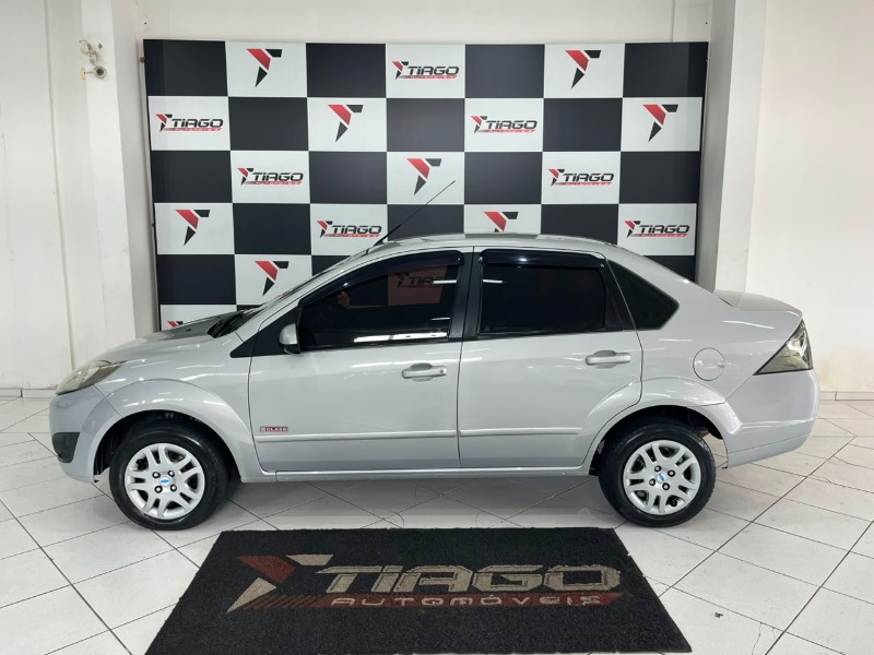 FORD FIESTA 1.6 MPI CLASS SEDAN 8V 2012/2012 TIAGO AUTOMÓVEIS VENÂNCIO AIRES / Carros no Vale FORD FIESTA 1.6 MPI CLASS SEDAN 8V 2012/2012 TIAGO AUTOMÓVEIS VENÂNCIO AIRES / Carros no Vale