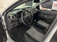 FORD FIESTA 1.6 MPI CLASS SEDAN 8V 2012/2012 TIAGO AUTOMÓVEIS VENÂNCIO AIRES / Carros no Vale