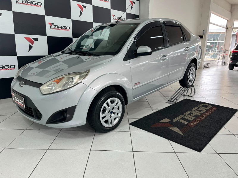 FORD FIESTA 1.6 MPI CLASS SEDAN 8V 2012/2012 TIAGO AUTOMÓVEIS VENÂNCIO AIRES / Carros no Vale FORD FIESTA 1.6 MPI CLASS SEDAN 8V 2012/2012 TIAGO AUTOMÓVEIS VENÂNCIO AIRES / Carros no Vale