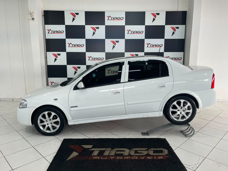CHEVROLET ASTRA 2.0 MPFI ADVANTAGE SEDAN 8V FLEX 4P MANUAL 2008/2008 TIAGO AUTOMÓVEIS VENÂNCIO AIRES / Carros no Vale