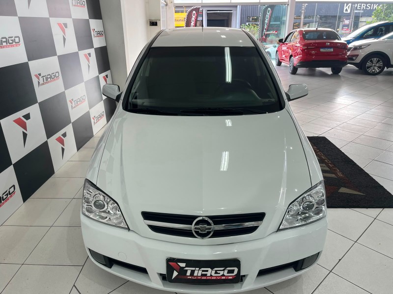 CHEVROLET ASTRA 2.0 MPFI ADVANTAGE SEDAN 8V FLEX 4P MANUAL 2008/2008 TIAGO AUTOMÓVEIS VENÂNCIO AIRES / Carros no Vale