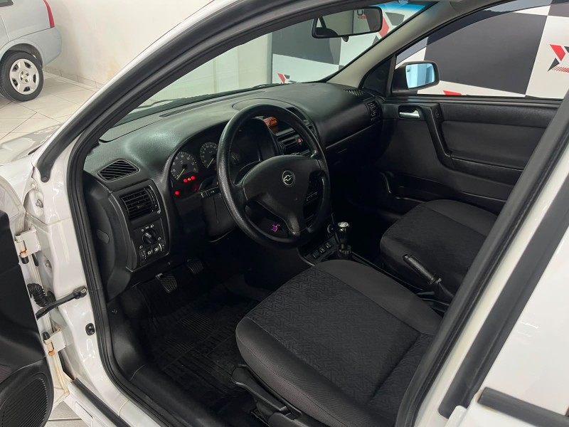 CHEVROLET ASTRA 2.0 MPFI ADVANTAGE SEDAN 8V FLEX 4P MANUAL 2008/2008 TIAGO AUTOMÓVEIS VENÂNCIO AIRES / Carros no Vale
