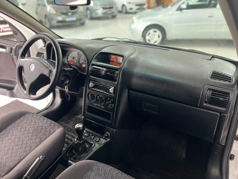 CHEVROLET ASTRA 2.0 MPFI ADVANTAGE SEDAN 8V FLEX 4P MANUAL 2008/2008 TIAGO AUTOMÓVEIS VENÂNCIO AIRES / Carros no Vale