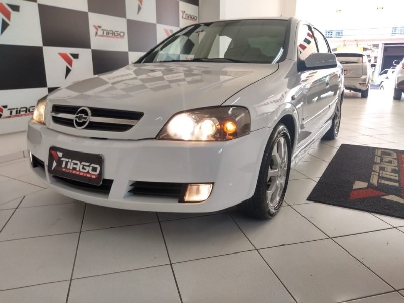 CHEVROLET ASTRA 2.0 MPFI ADVANTAGE SEDAN 8V FLEX 4P MANUAL 2008/2008 TIAGO AUTOMÓVEIS VENÂNCIO AIRES / Carros no Vale