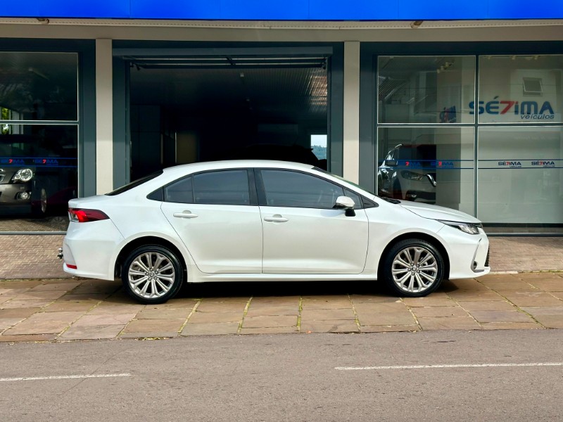 TOYOTA COROLLA XEI 2.0 2022/2023 SÉTIMA VEÍCULOS GUAPORÉ / Carros no Vale TOYOTA COROLLA XEI 2.0 2022/2023 SÉTIMA VEÍCULOS GUAPORÉ / Carros no Vale