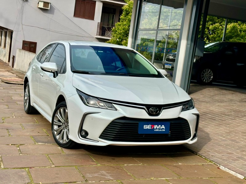 TOYOTA COROLLA XEI 2.0 2022/2023 SÉTIMA VEÍCULOS GUAPORÉ / Carros no Vale TOYOTA COROLLA XEI 2.0 2022/2023 SÉTIMA VEÍCULOS GUAPORÉ / Carros no Vale