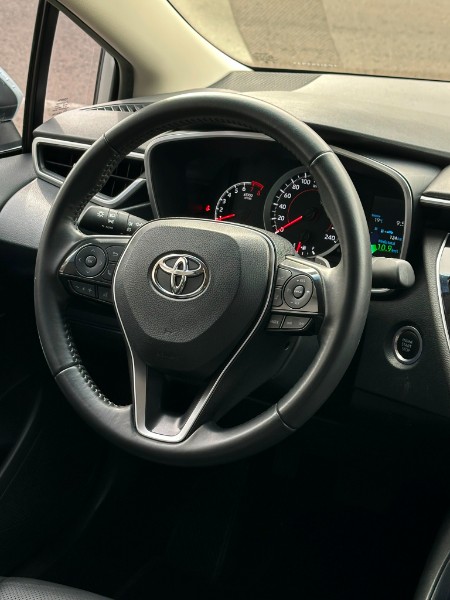 TOYOTA COROLLA XEI 2.0 2022/2023 SÉTIMA VEÍCULOS GUAPORÉ / Carros no Vale TOYOTA COROLLA XEI 2.0 2022/2023 SÉTIMA VEÍCULOS GUAPORÉ / Carros no Vale