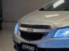 CHEVROLET ONIX 1.4 LT 8V 2012/2013 MALAGGI VEÍCULOS ENCANTADO / Carros no Vale