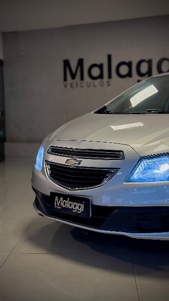 CHEVROLET ONIX 1.4 LT 8V 2012/2013 MALAGGI VEÍCULOS ENCANTADO / Carros no Vale