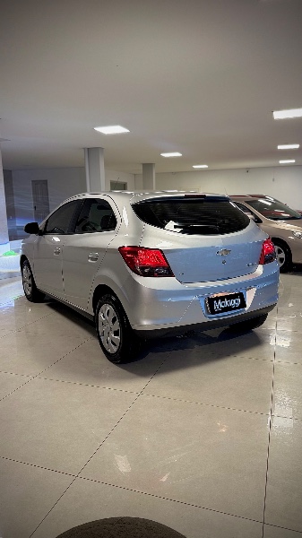CHEVROLET ONIX 1.4 LT 8V 2012/2013 MALAGGI VEÍCULOS ENCANTADO / Carros no Vale