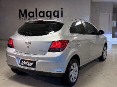 CHEVROLET ONIX 1.4 LT 8V 2012/2013 MALAGGI VEÍCULOS ENCANTADO / Carros no Vale