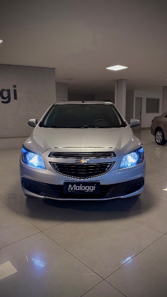 CHEVROLET ONIX 1.4 LT 8V 2012/2013 MALAGGI VEÍCULOS ENCANTADO / Carros no Vale