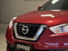 NISSAN KICKS 1.6 16V FLEX SV 4P XTRONIC 2019/2020 MALAGGI VEÍCULOS ENCANTADO / Carros no Vale