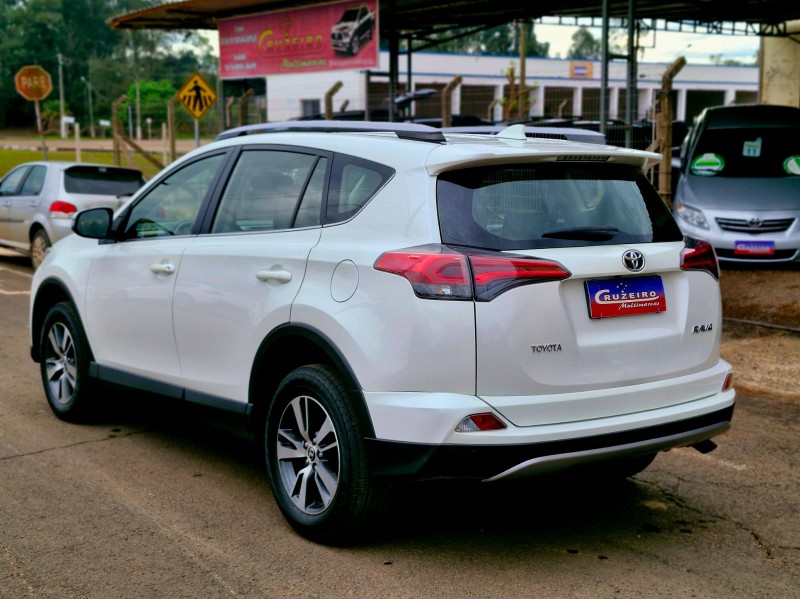 TOYOTA RAV4 2.0 4X2 16V GASOLINA 4P AUTOMÁTICO 2018/2018 CRUZEIRO MULTIMARCAS CRUZEIRO DO SUL / Carros no Vale