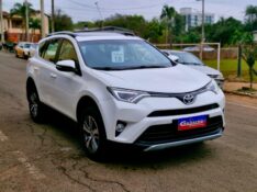 TOYOTA RAV4 2.0 4X2 16V GASOLINA 4P AUTOMÁTICO 2018/2018 CRUZEIRO MULTIMARCAS CRUZEIRO DO SUL / Carros no Vale