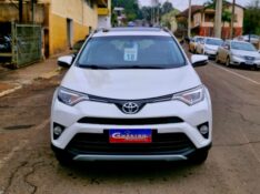 TOYOTA RAV4 2.0 4X2 16V GASOLINA 4P AUTOMÁTICO 2018/2018 CRUZEIRO MULTIMARCAS CRUZEIRO DO SUL / Carros no Vale