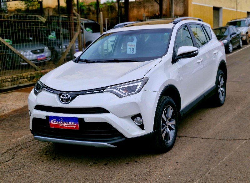 TOYOTA RAV4 2.0 4X2 16V GASOLINA 4P AUTOMÁTICO 2018/2018 CRUZEIRO MULTIMARCAS CRUZEIRO DO SUL / Carros no Vale