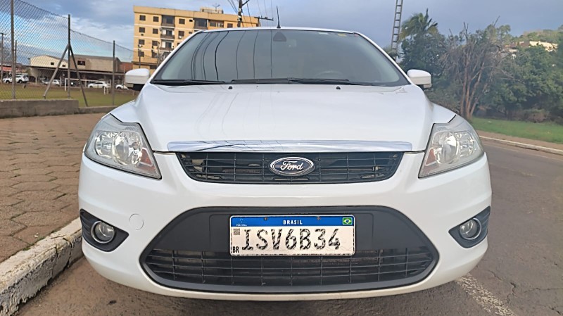 FORD FOCUS SEDAN FOCUS SEDAN 2.0 FLEX 4P AUT. 2011/2012 ADRIANO VEÍCULOS CRUZEIRO DO SUL / Carros no Vale