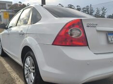 FORD FOCUS SEDAN FOCUS SEDAN 2.0 FLEX 4P AUT. 2011/2012 ADRIANO VEÍCULOS CRUZEIRO DO SUL / Carros no Vale