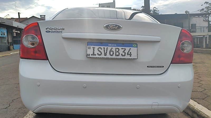 FORD FOCUS SEDAN FOCUS SEDAN 2.0 FLEX 4P AUT. 2011/2012 ADRIANO VEÍCULOS CRUZEIRO DO SUL / Carros no Vale