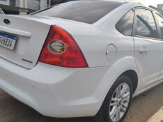 FORD FOCUS SEDAN FOCUS SEDAN 2.0 FLEX 4P AUT. 2011/2012 ADRIANO VEÍCULOS CRUZEIRO DO SUL / Carros no Vale