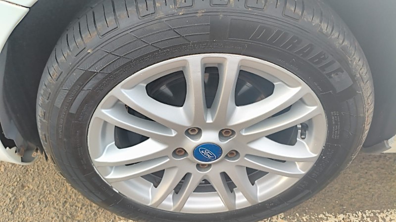 FORD FOCUS SEDAN FOCUS SEDAN 2.0 FLEX 4P AUT. 2011/2012 ADRIANO VEÍCULOS CRUZEIRO DO SUL / Carros no Vale