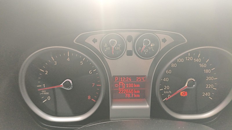 FORD FOCUS SEDAN FOCUS SEDAN 2.0 FLEX 4P AUT. 2011/2012 ADRIANO VEÍCULOS CRUZEIRO DO SUL / Carros no Vale