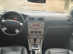 FORD FOCUS SEDAN FOCUS SEDAN 2.0 FLEX 4P AUT. 2011/2012 ADRIANO VEÍCULOS CRUZEIRO DO SUL / Carros no Vale