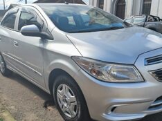CHEVROLET ONIX 1.0 FLEX LT MANUAL 2014/2015 ADRIANO VEÍCULOS CRUZEIRO DO SUL / Carros no Vale