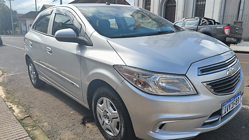 CHEVROLET ONIX 1.0 FLEX LT MANUAL 2014/2015 ADRIANO VEÍCULOS CRUZEIRO DO SUL / Carros no Vale
