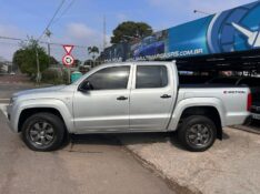 VOLKSWAGEN AMAROK SE CD 2.0 16V TDI 4X4 DIESEL 2014/2014 LS MULTIMARCAS VENÂNCIO AIRES / Carros no Vale