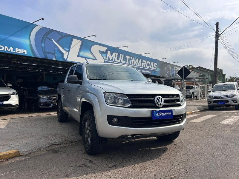 VOLKSWAGEN AMAROK SE CD 2.0 16V TDI 4X4 DIESEL 2014/2014 LS MULTIMARCAS VENÂNCIO AIRES / Carros no Vale