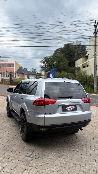 MITSUBISHI PAJERO DAKAR 3.2 HPE 4X4 7 LUGARES 16V TURBO INTERCOOLER DIESEL 4P AUTOMÁTICO /2010 NEURI VEÍCULOS LAJEADO / Carros no Vale MITSUBISHI PAJERO DAKAR 3.2 HPE 4X4 7 LUGARES 16V TURBO INTERCOOLER DIESEL 4P AUTOMÁTICO /2010 NEURI VEÍCULOS LAJEADO / Carros no Vale