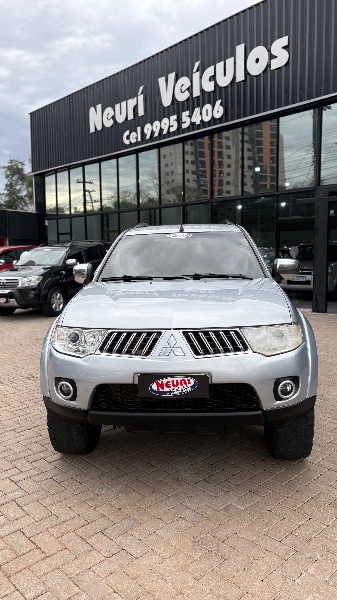 MITSUBISHI PAJERO DAKAR 3.2 HPE 4X4 7 LUGARES 16V TURBO INTERCOOLER DIESEL 4P AUTOMÁTICO /2010 NEURI VEÍCULOS LAJEADO / Carros no Vale MITSUBISHI PAJERO DAKAR 3.2 HPE 4X4 7 LUGARES 16V TURBO INTERCOOLER DIESEL 4P AUTOMÁTICO /2010 NEURI VEÍCULOS LAJEADO / Carros no Vale
