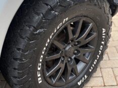 MITSUBISHI PAJERO DAKAR 3.2 HPE 4X4 7 LUGARES 16V TURBO INTERCOOLER DIESEL 4P AUTOMÁTICO /2010 NEURI VEÍCULOS LAJEADO / Carros no Vale