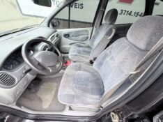 RENAULT SCENIC 1.6 RXE 16V 2003/2003 ELY AUTOMÓVEIS LAJEADO / Carros no Vale