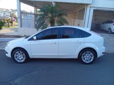 FORD FOCUS GHIA 2.0 2009/2009 ALTERNATIVA VEÍCULOS LAJEADO / Carros no Vale