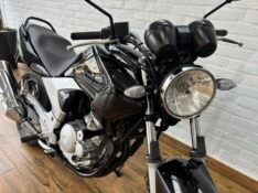 YAMAHA FAZER 250 /2010 RT 811 VEÍCULOS ARROIO DO MEIO / Carros no Vale