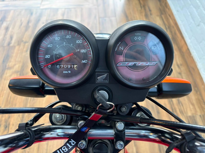 HONDA MOTOS CG 125 FAN KS /2013 RT 811 VEÍCULOS ARROIO DO MEIO / Carros no Vale