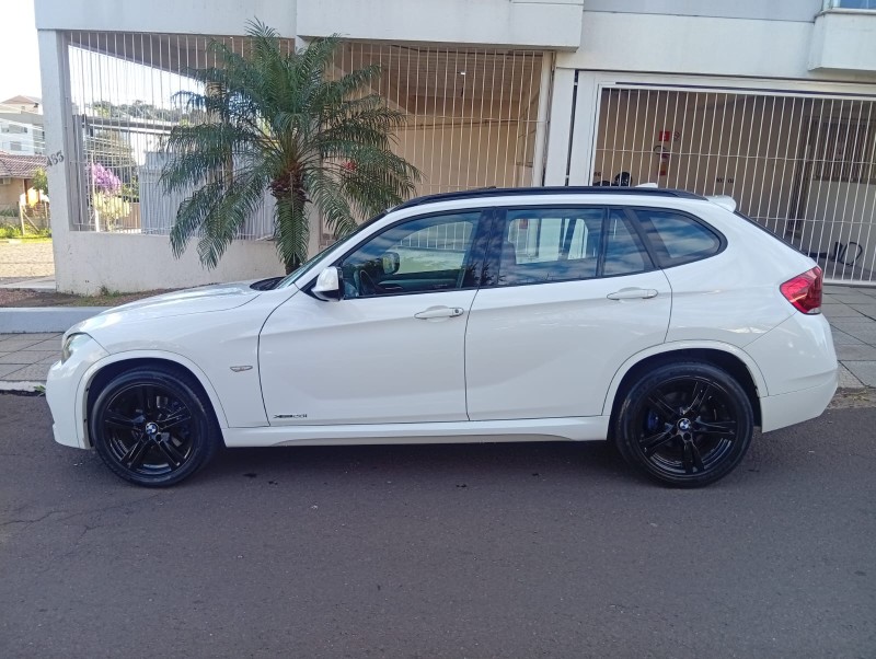 BMW X1 2.0 16V TURBO 2012/2013 ALTERNATIVA VEÍCULOS LAJEADO / Carros no Vale