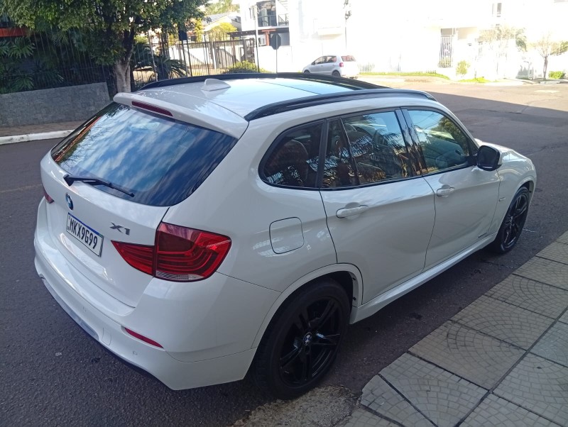 BMW X1 2.0 16V TURBO 2012/2013 ALTERNATIVA VEÍCULOS LAJEADO / Carros no Vale