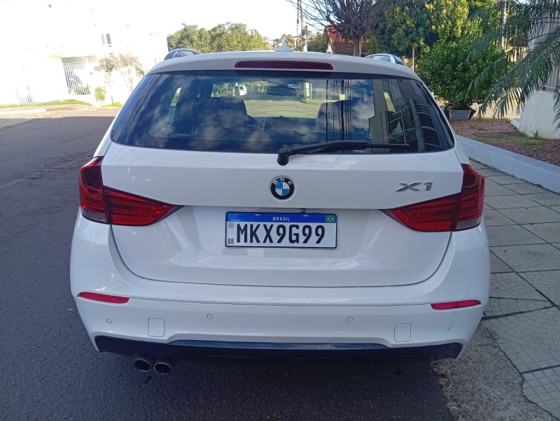 BMW X1 2.0 16V TURBO 2012/2013 ALTERNATIVA VEÍCULOS LAJEADO / Carros no Vale