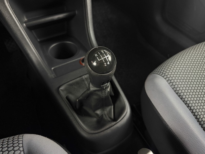VOLKSWAGEN UP! 1.0 MOVE 12V 2015/2016 DUARTE VEÍCULOS PORTO ALEGRE / Carros no Vale VOLKSWAGEN UP! 1.0 MOVE 12V 2015/2016 DUARTE VEÍCULOS PORTO ALEGRE / Carros no Vale