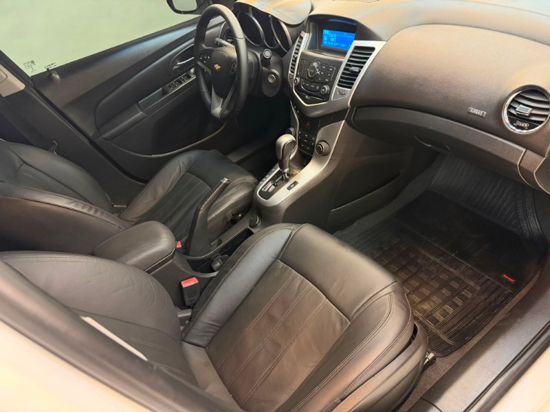CHEVROLET CRUZE LT HB 2014/2014 LUCAS AUTOMÓVEIS BOM RETIRO DO SUL / Carros no Vale