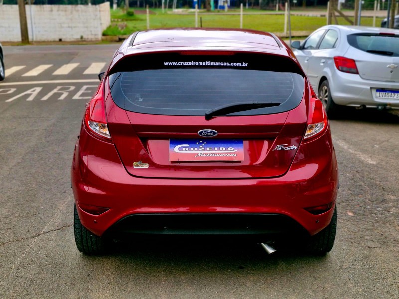 FORD FIESTA 1.6 SE 2017/2017 CRUZEIRO MULTIMARCAS CRUZEIRO DO SUL / Carros no Vale