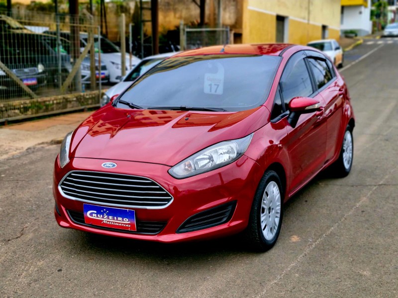 FORD FIESTA 1.6 SE 2017/2017 CRUZEIRO MULTIMARCAS CRUZEIRO DO SUL / Carros no Vale