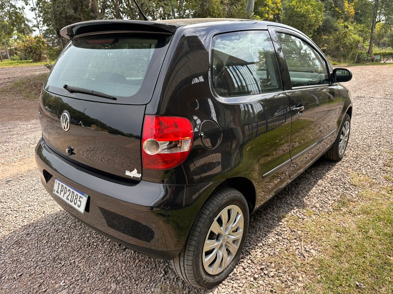 VOLKSWAGEN FOX 1.0 /2009 MENEGHINI VEÍCULOS ARROIO DO MEIO / Carros no Vale